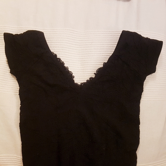 NWOT Guess Black Stretchy Top with Floral Pattern | Extra Small - Small - Picture 2 of 5